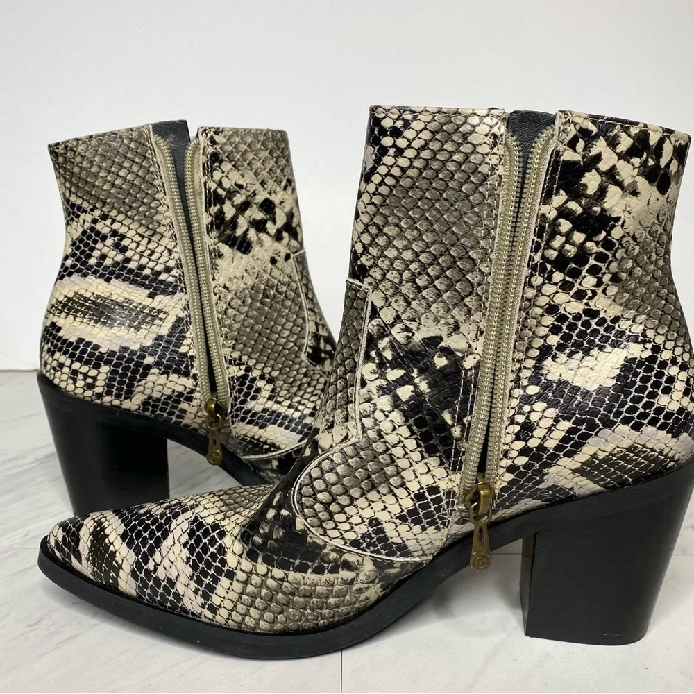 Blondo que snakeskin